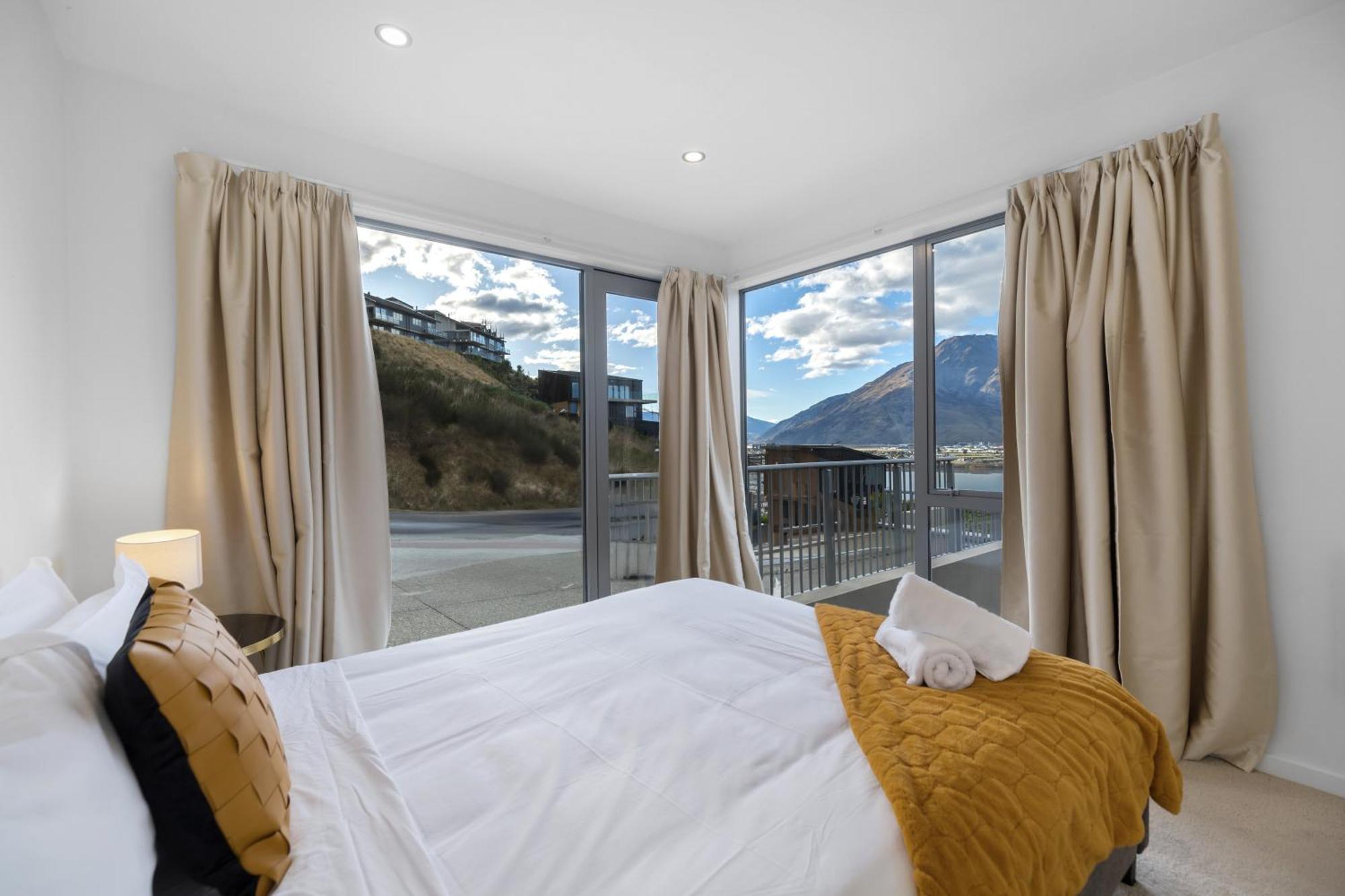 Luxury Away - Summit View Villa Queenstown Exterior photo